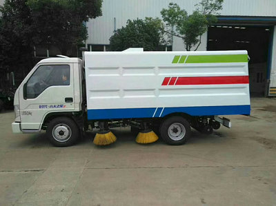 程力福田时代扫路车 城市清洁的得力助手