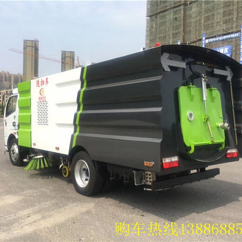 5吨大型马路清扫车与防撞缓冲车 城市道路维护的双重保障